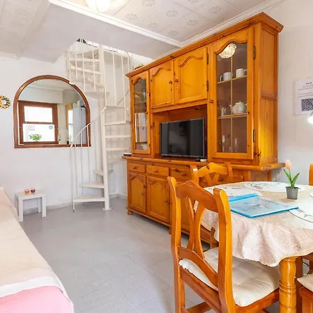 Pet Friendly In With Wifi Сasa de vacaciones Torrevieja